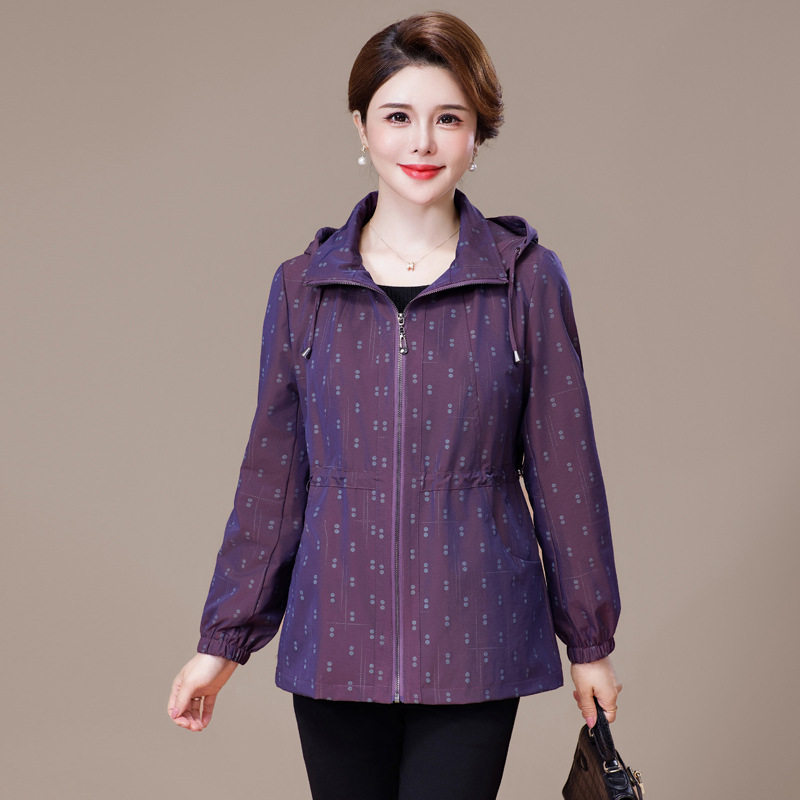 中老年妈妈装外套洋气新款女士风衣中老年女装春秋装50-60岁上衣