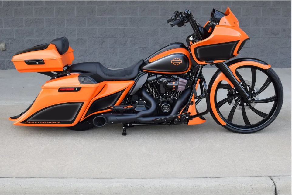 哈雷改装大道旗舰双灯滑翔改装2出1 freedom全段排气bagger