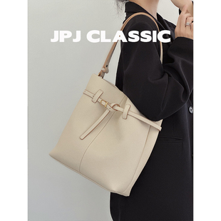 头层牛皮水桶包女单肩斜挎通勤腋下包百搭 jpjclassic2024早春新品