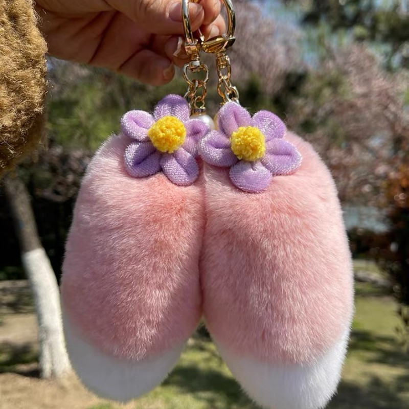 真獭兔毛粉色小尾巴汽车钥匙扣挂件花朵粉色尾巴包包挂饰生日礼物