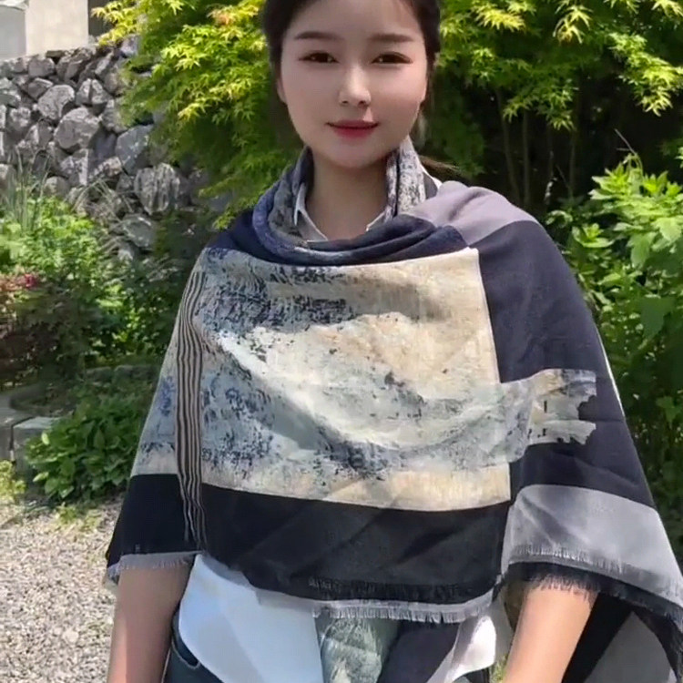 夏季旅游拍照防晒大披肩外搭洋气棉麻方巾女高档围脖秋冬护颈围巾