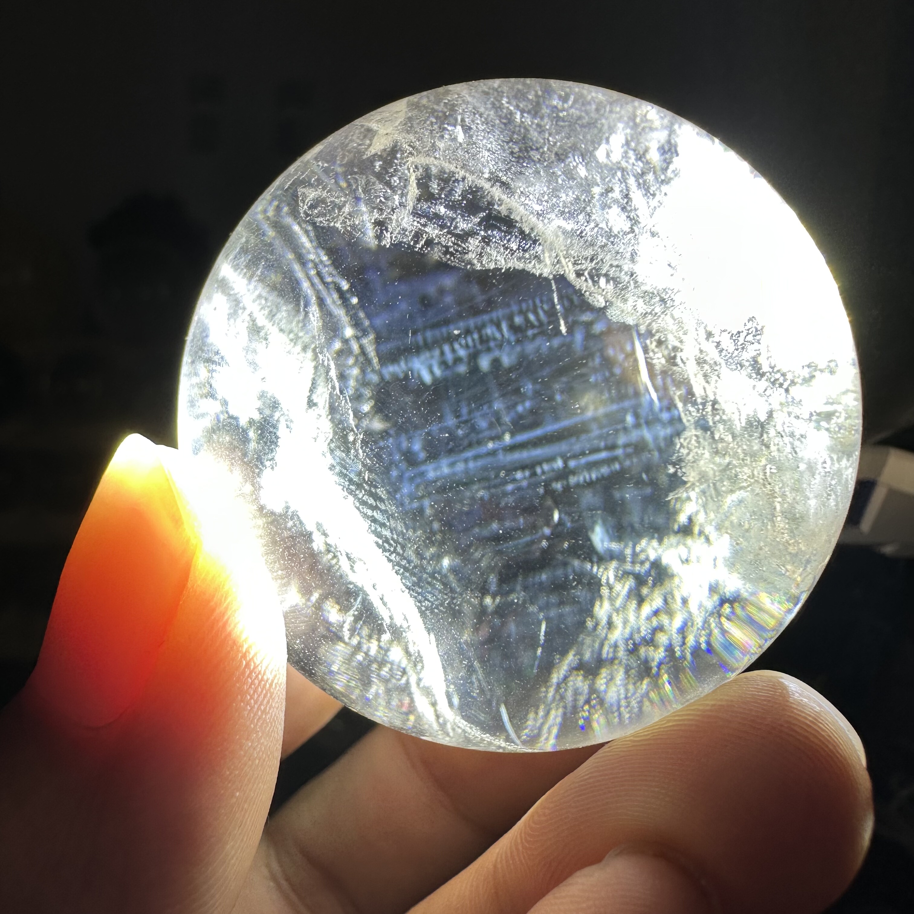 天然白水晶球包裹体七彩虹蓝针共生天使的羽毛水晶球摆件一物一图