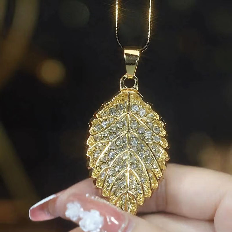 秋冬新款满钻叶子项链