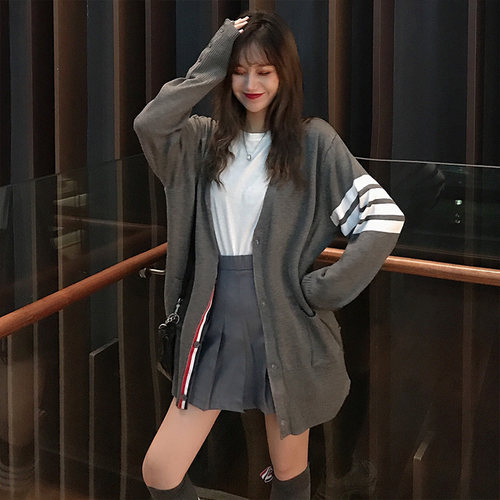 毛衣开衫女春秋季慵懒风百搭宽松上衣情侣款长袖短款tb针织衫外套 - 封面