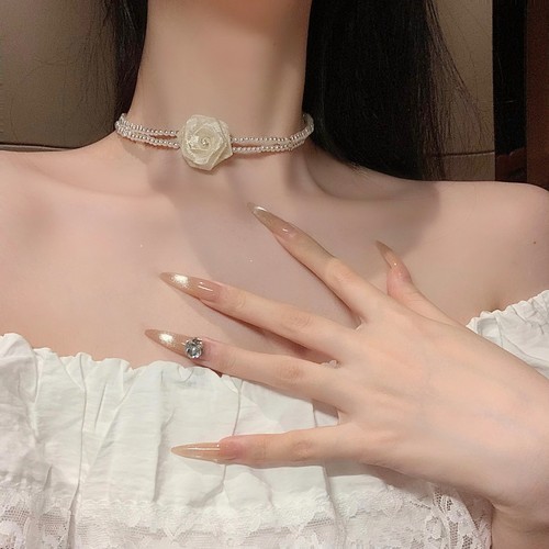月光白玫瑰花朵仿珍珠项链choker