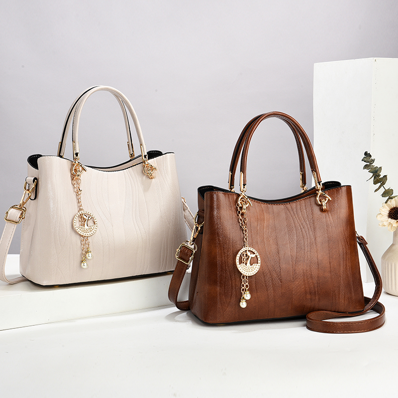 狮岭包包2025原产地工厂店新款白沟女软皮手提高级感斜挎包