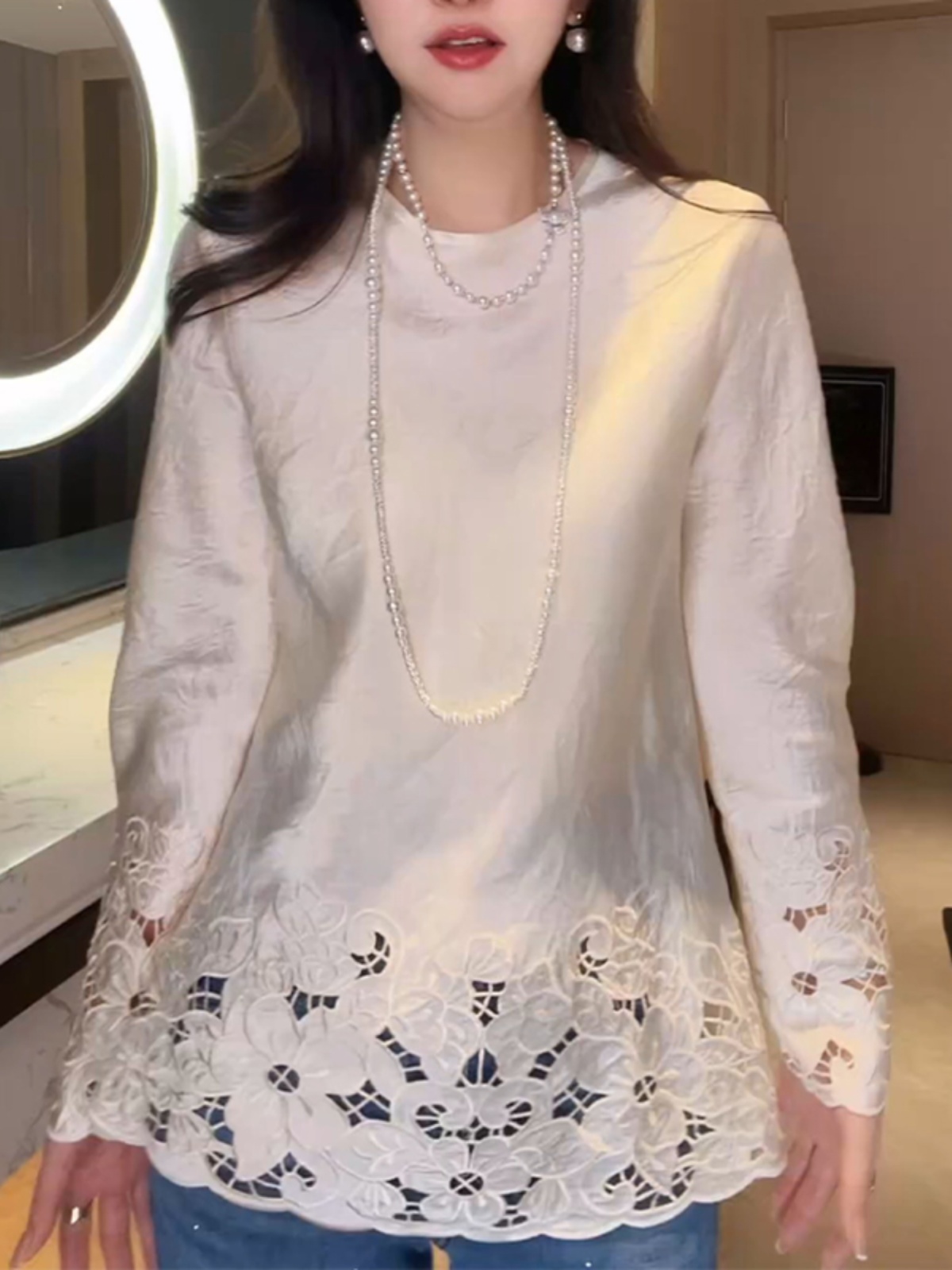 2025秋季韩国宽松时尚休闲白色t恤加码女士胖毫米修身长袖蕾丝上