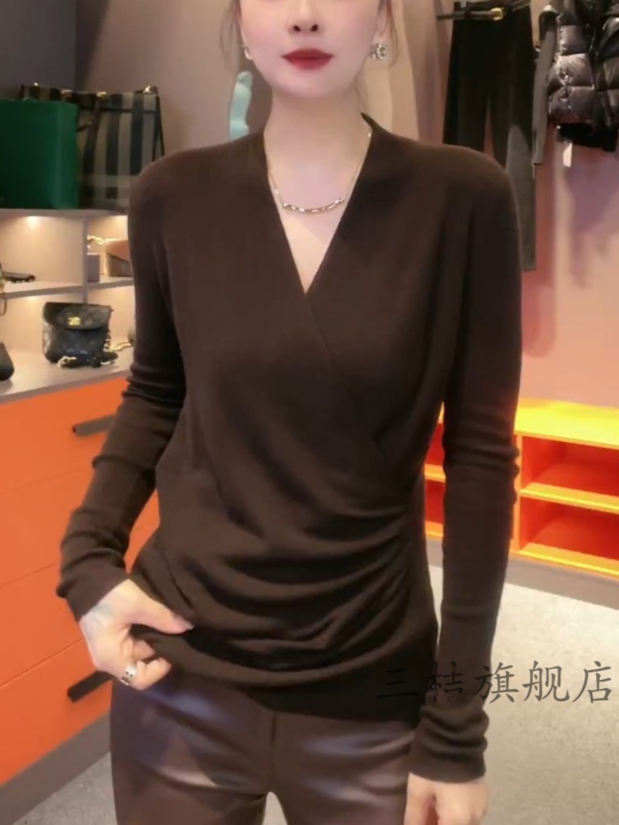 美拉德咖色v领长袖打底衫女秋新款修身t恤内搭气质大码时尚上衣dm