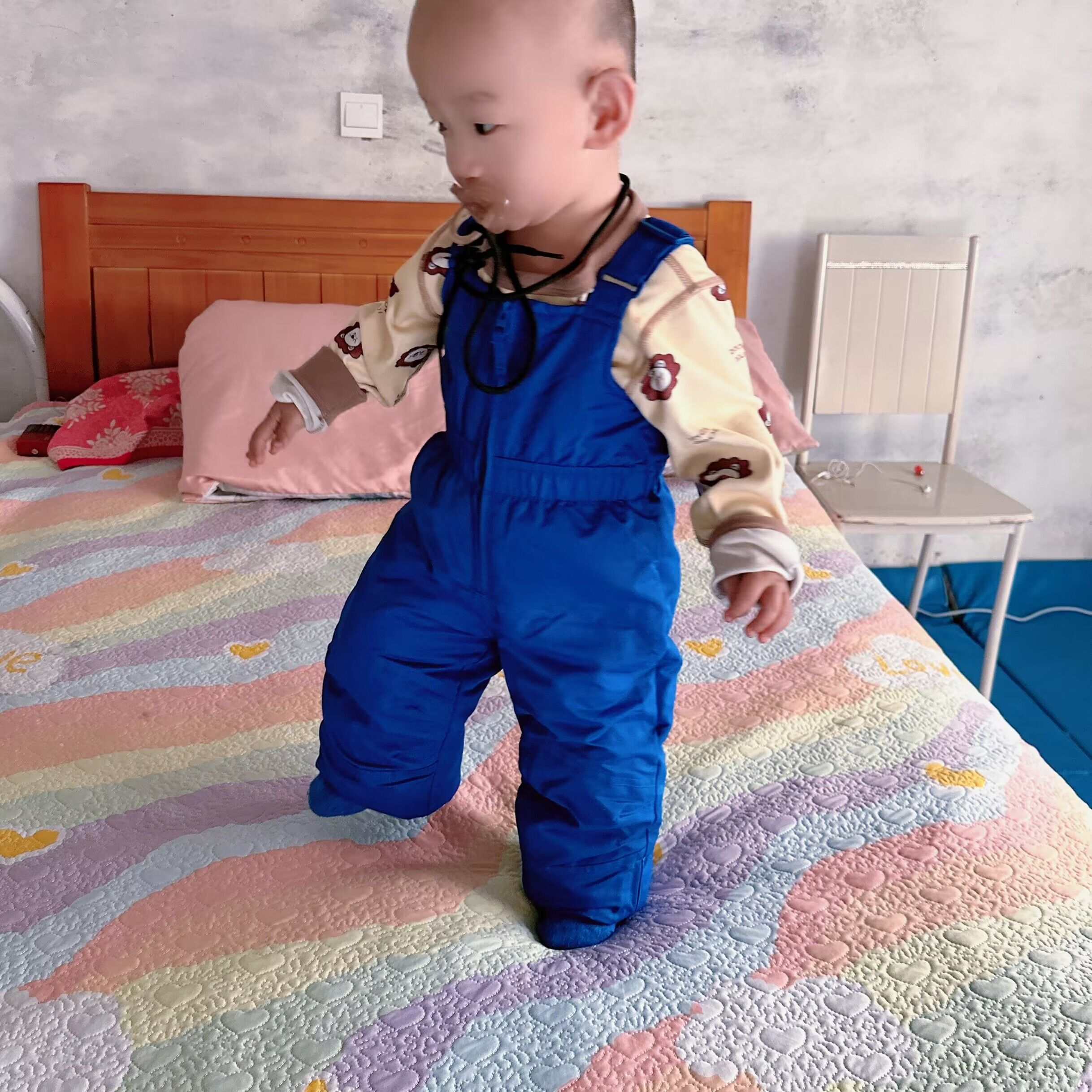 宝宝男童女童儿童小童防风防水保暖背带裤滑雪裤棉裤加厚保暖冬季