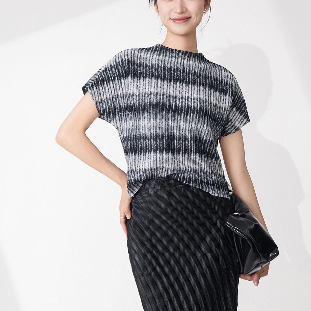 三宅设计感褶皱上衣女夏季2025新款蝙蝠袖宽松显瘦短袖t恤衫女士