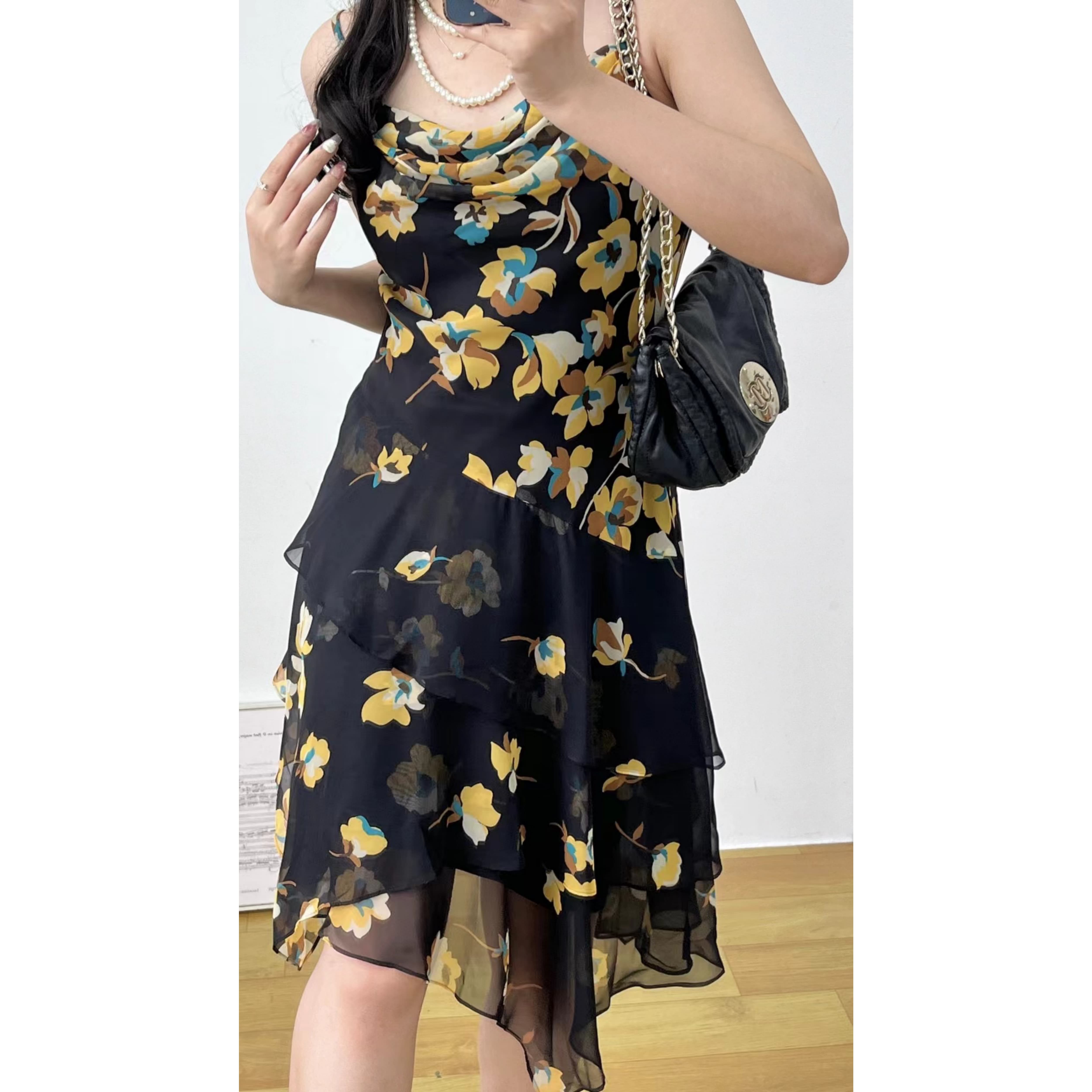 gui牌papty’s日本制复古气质黑底碎花荡领吊带vintage古着连衣裙