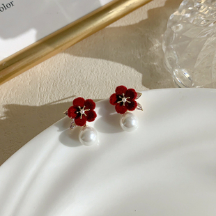 红色耳环丝绒花朵珍珠耳钉女纯银小众高级感秋冬耳坠结婚耳饰2025