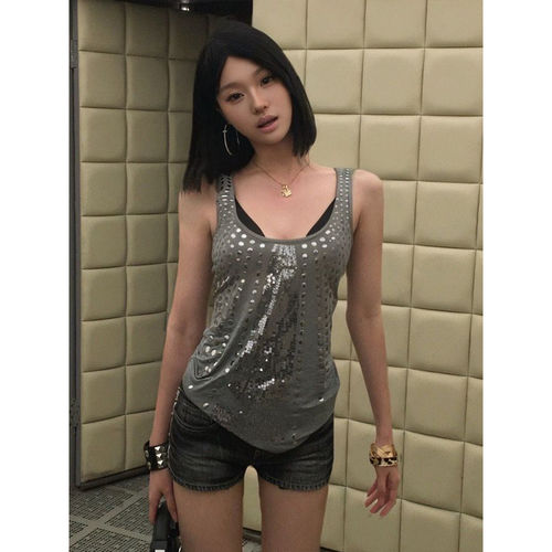 辣妹背心设计感亮片吊带女夏季穿搭修身显瘦灰色外穿轻亚上衣y2k