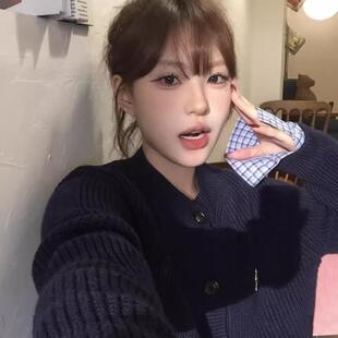 入秋韩系穿搭藏青色短款假两件衬衫拼接针织开衫女款毛衣外套上衣