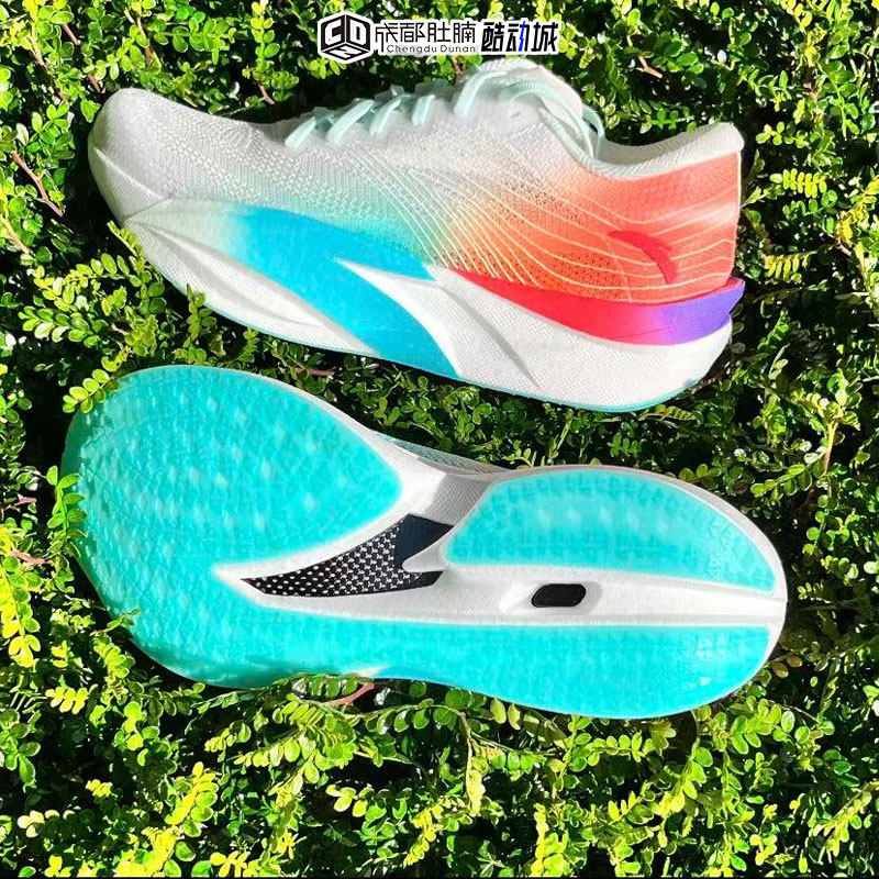 安踏C2026代氮科技缓震男性