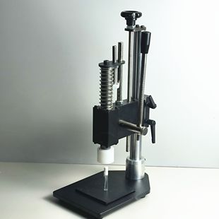鋁合金小型手動(dòng)香水空瓶分裝 新款 中套機(jī)噴霧頭手壓蓋機(jī)卡口壓蓋機(jī)
