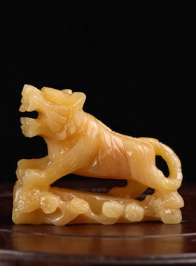 天然米黄玉老虎玉雕摆件工艺品