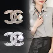 时尚 大衣气质胸花配饰 珍珠胸针高档双C字母别针西装