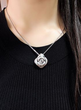 尼泊尔手工纯银空心玫瑰吊坠