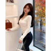 显瘦白色打底衫 2026早春蕾丝V领长袖 T恤女修身 内搭上衣性感纯欲风