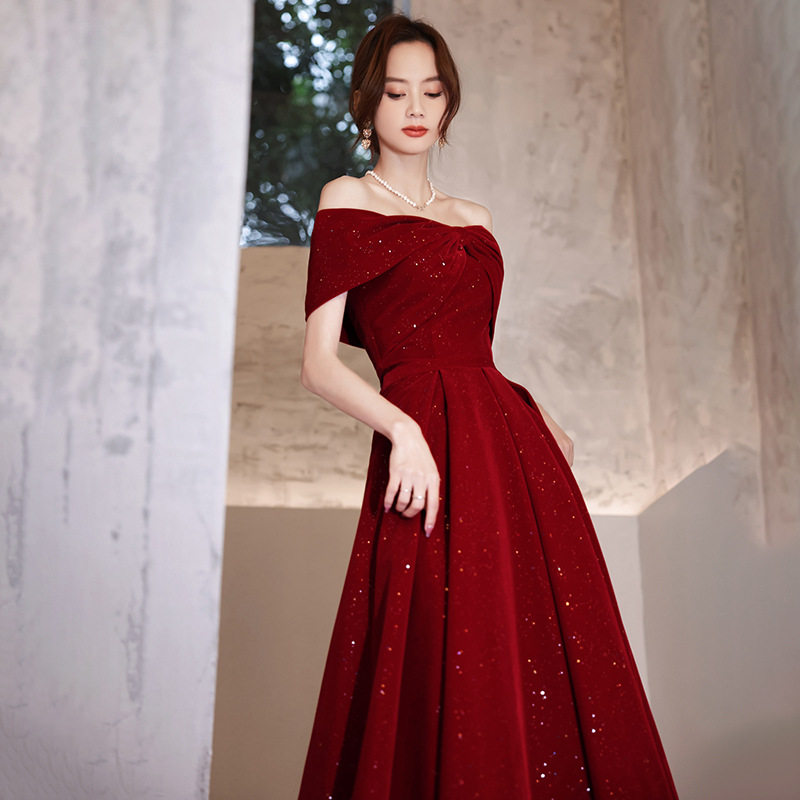 敬酒服新娘2025新款红色一字肩订婚礼服平时可穿回门连衣裙小个子