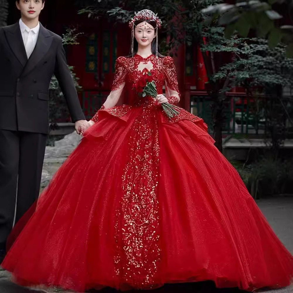 红色主婚纱礼服新娘2025新款复古重工高级小个子长袖v领出门纱轻