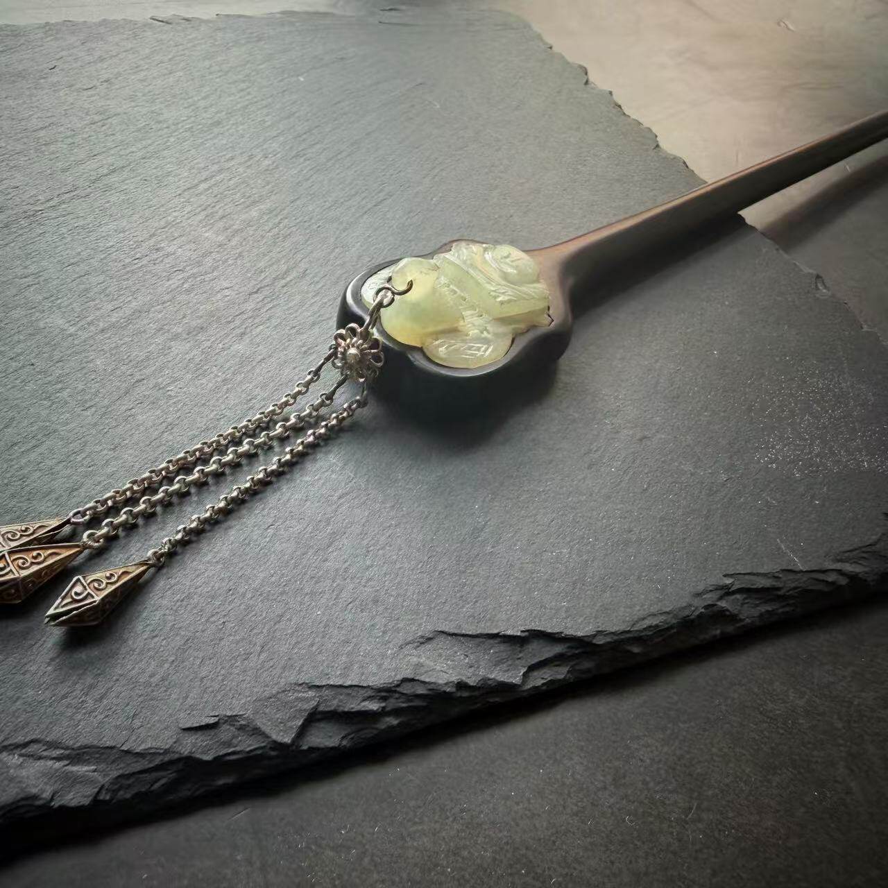 月末魔羯。原创。|凤凰| 老岫玉凤凰。黑檀木簪身。簪子