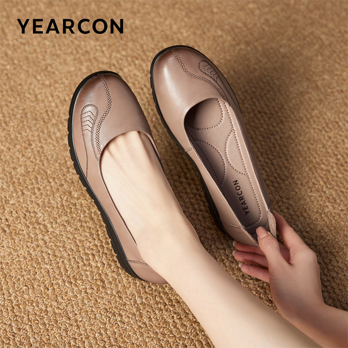 意尔康女鞋春秋季真皮妈妈单鞋中老年一脚蹬舒适软底奶奶鞋平底