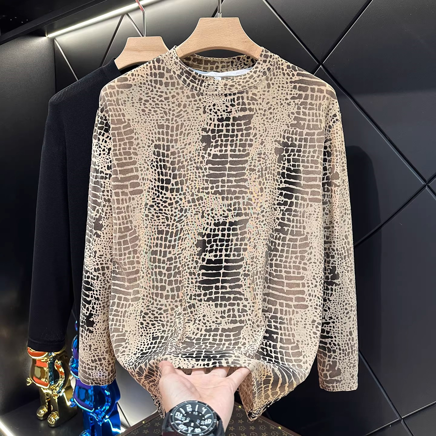 高端个性复古圆领长袖T恤男士2026新款春夏季蛇皮纹打底上衣男款