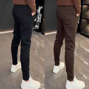高端加绒束脚休闲卫裤男士2025年新款秋冬季男裤修身运动裤子男款