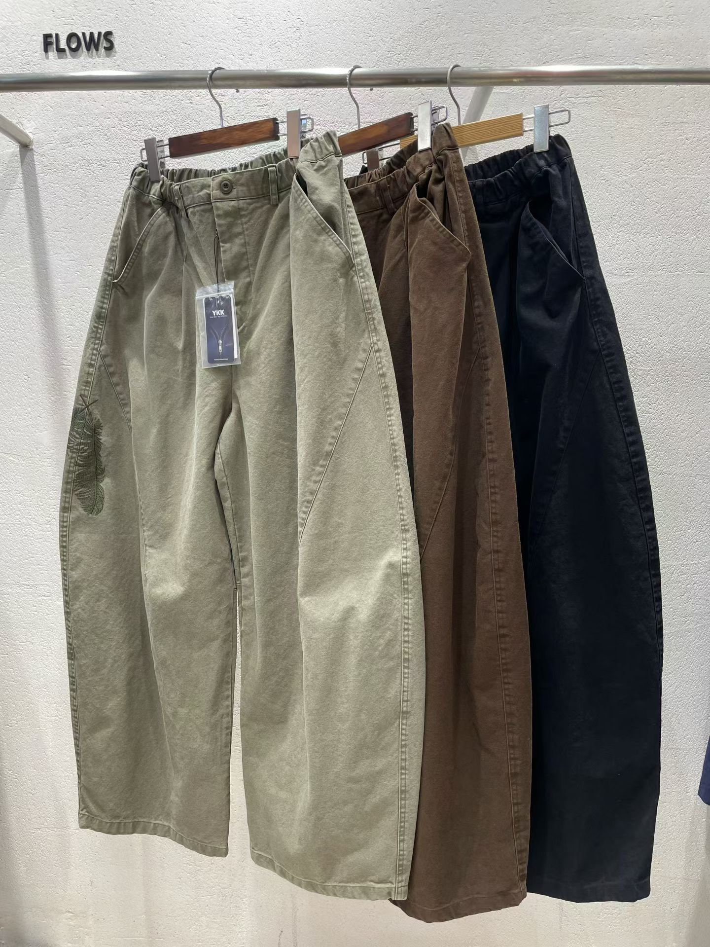 东大门男装flows刺绣阔腿休闲裤