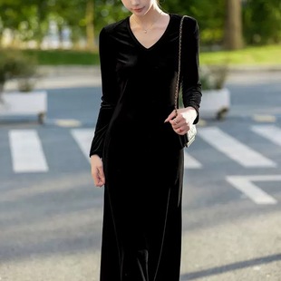南油 100%醋酸丝绒V领高级感气质连衣裙秋冬打底裙 丝绒连衣裙