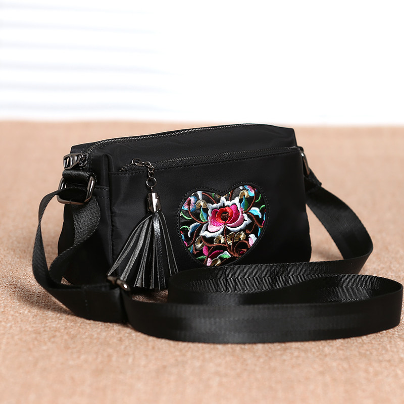 吉莉安流苏女包刺绣包布艺小包斜挎包民族风单肩包绣花包妈妈包