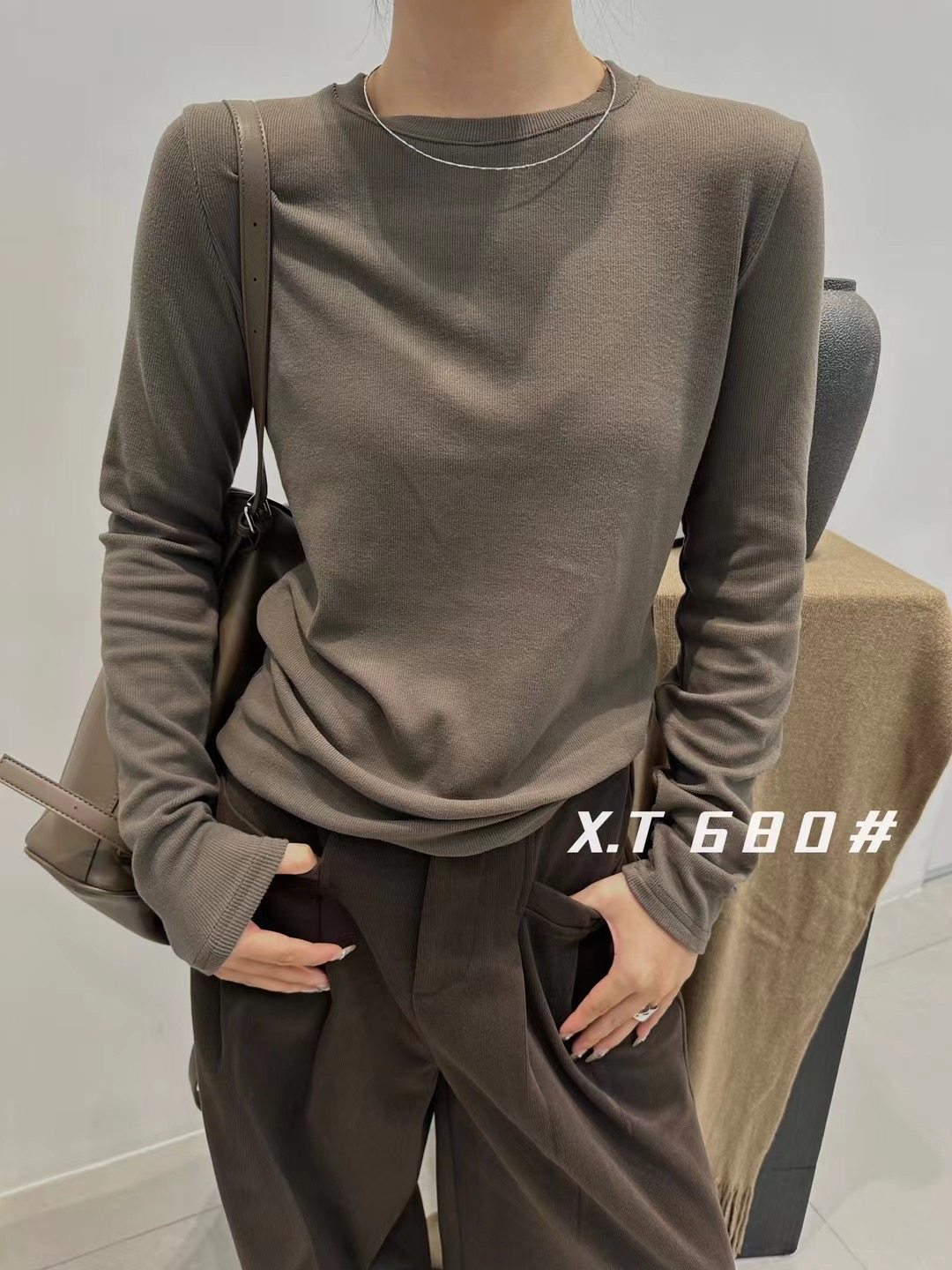 正品XT680 加厚磨毛羊绒棉百搭圆领长袖打底衫女秋冬新款纯色内搭