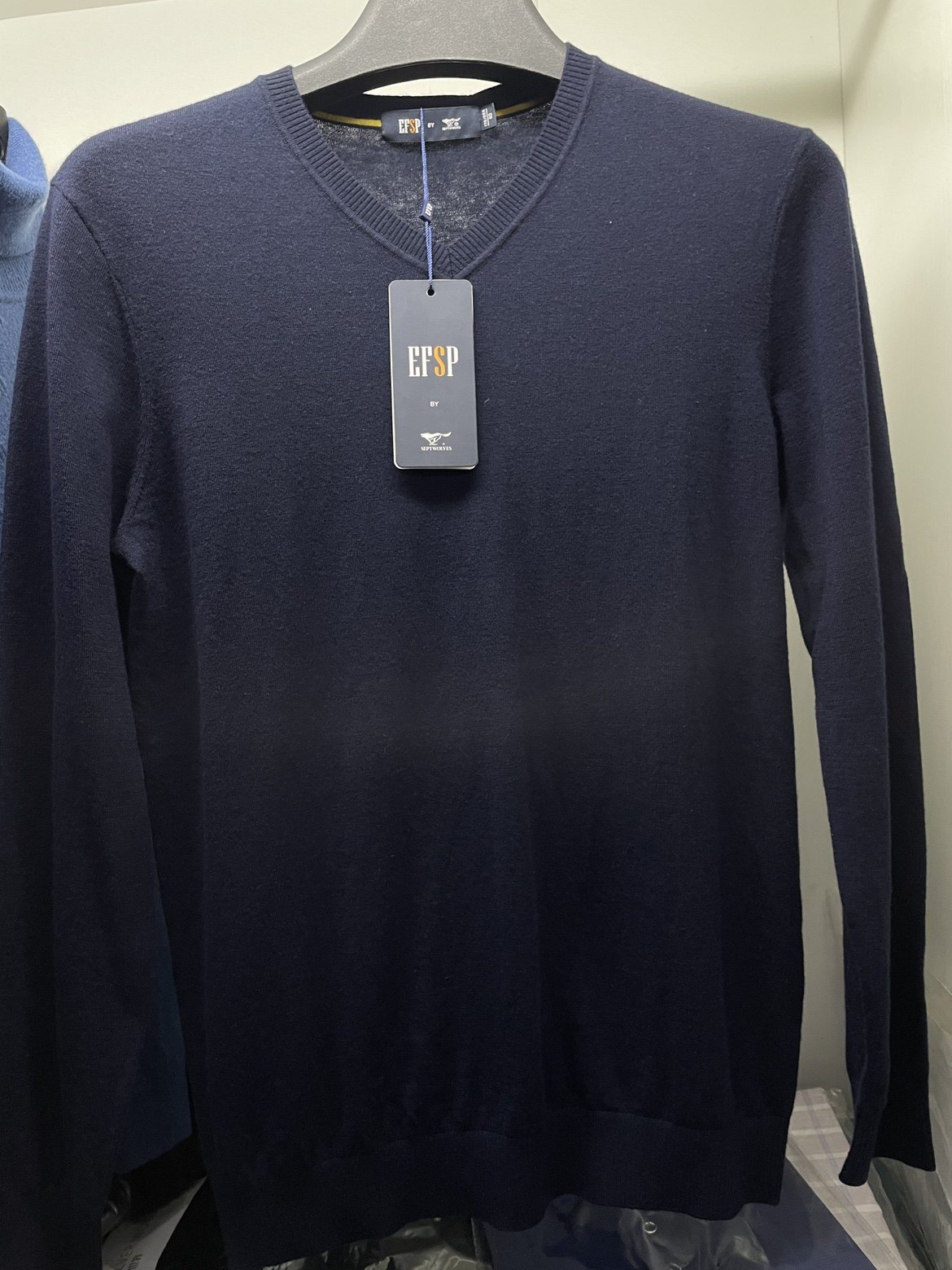 100羊毛，秋冬男士商务休闲纯色长袖v领薄款套头毛衣针织衫