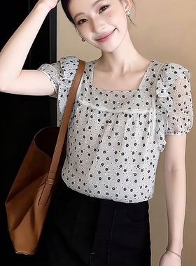 方领雪纺衫女2026新款夏季小清新白色波点碎花上衣短袖洋气小衫