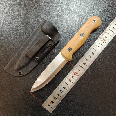 手工制作切削木头露营工具刀