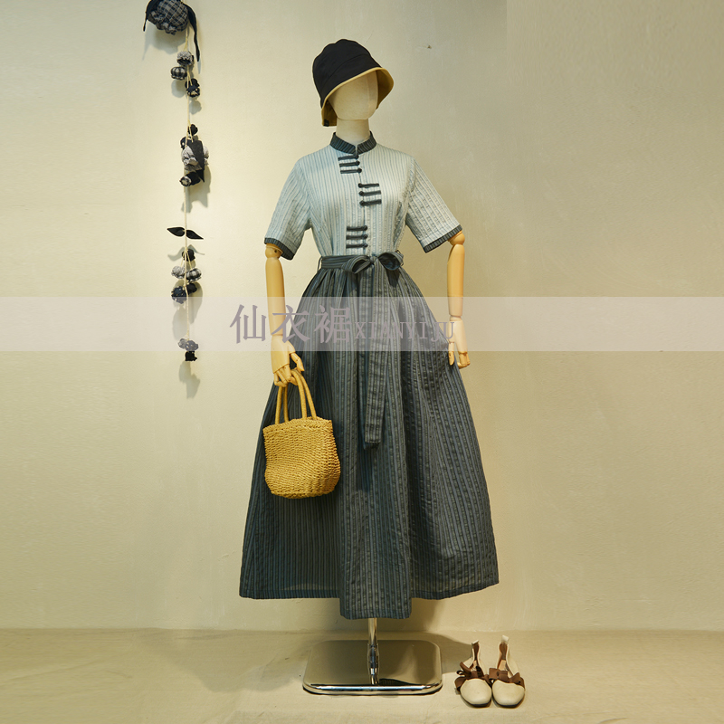 新中式国风连衣裙高级感条纹拼接