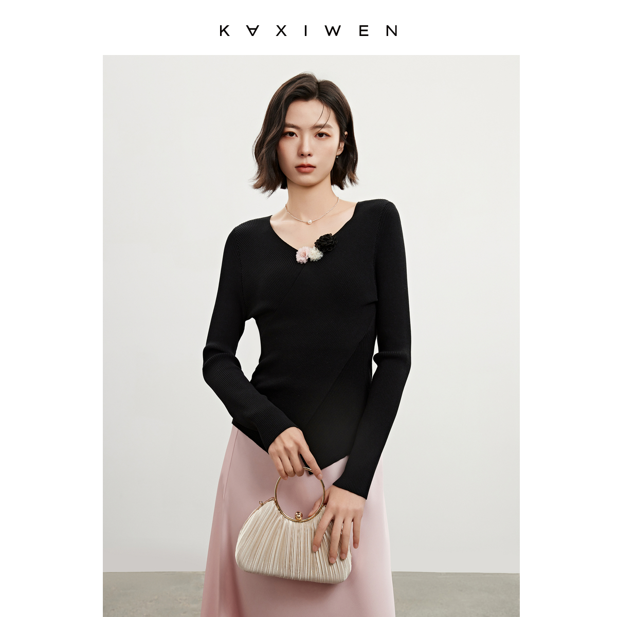 佧茜文优雅花朵V领针织衫