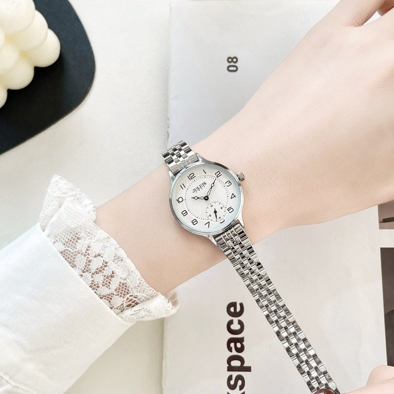 聚利时手表女款经典银色小圆表2026新款喷砂纹面高级感防水石英表