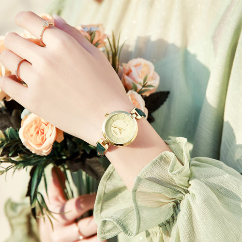 【热销2.8万件】牛油果绿石英表