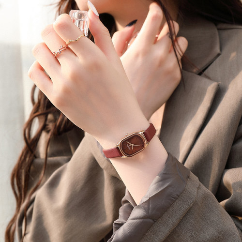 【设计师款】聚利时时尚小方表