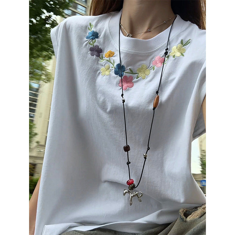 夏季女装刺绣花朵宽松短袖白色T恤女百搭上衣休闲百搭时尚潮流