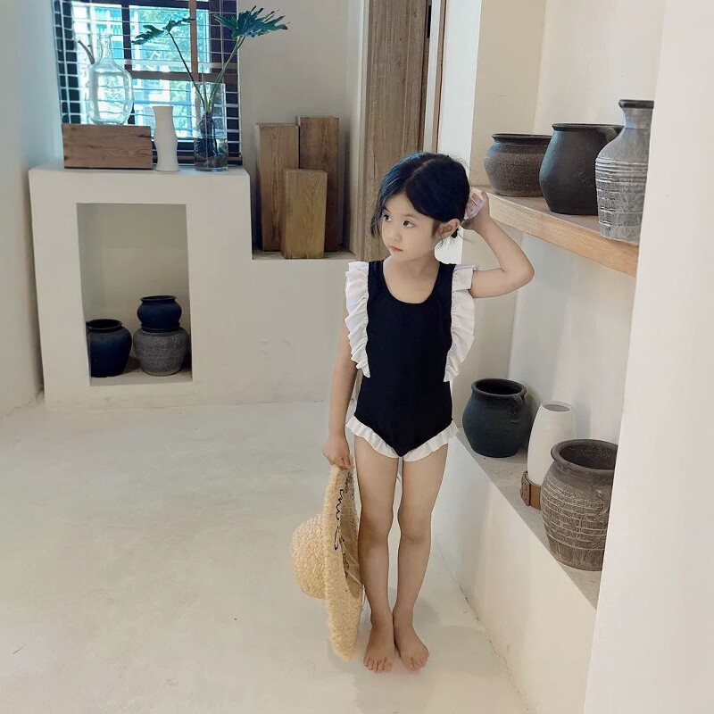 法国Uamtor女童夏季新款亲子韩系ins风黑白配色花边露背连体泳衣