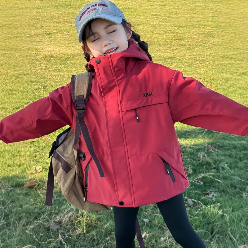 法国Uamtor女童三合一三防冲锋衣