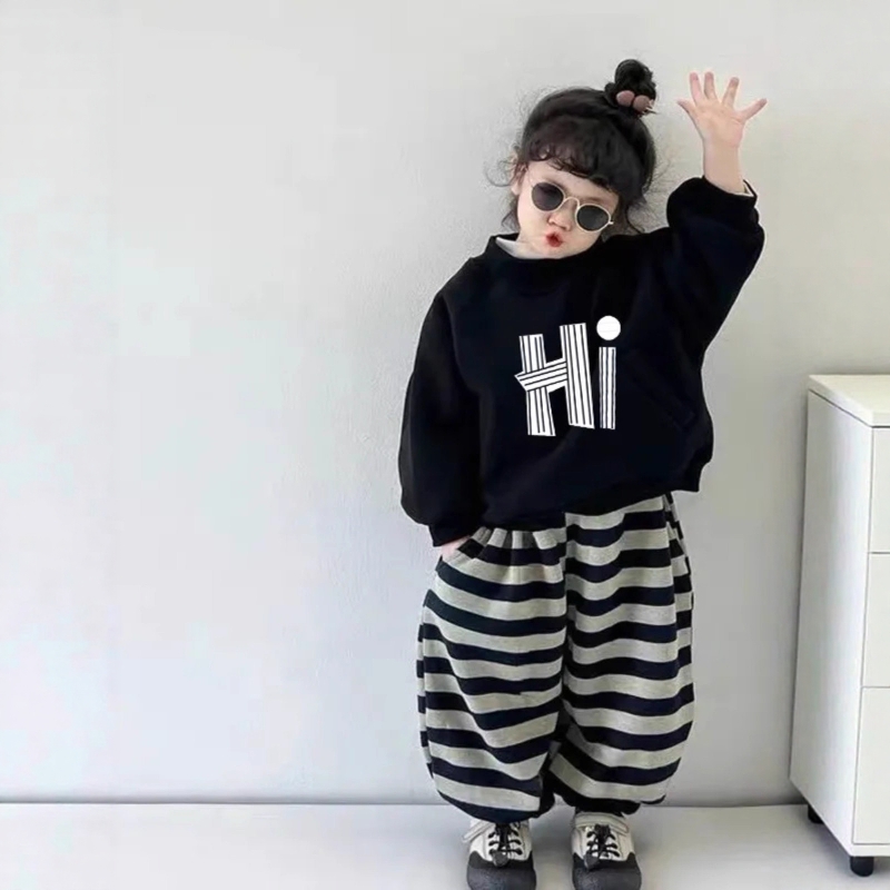 法国Uamtor女宝宝韩范加厚两件套