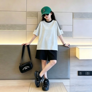 女中大童夏季纯棉三条杠短袖套装2026新款女孩百搭宽松短裤两件套