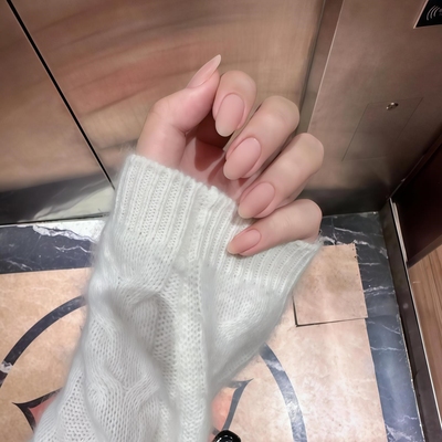 丝绒穿戴甲纯欲磨砂裸色短款美甲贴片通勤显白假指甲片孕妇可拆卸