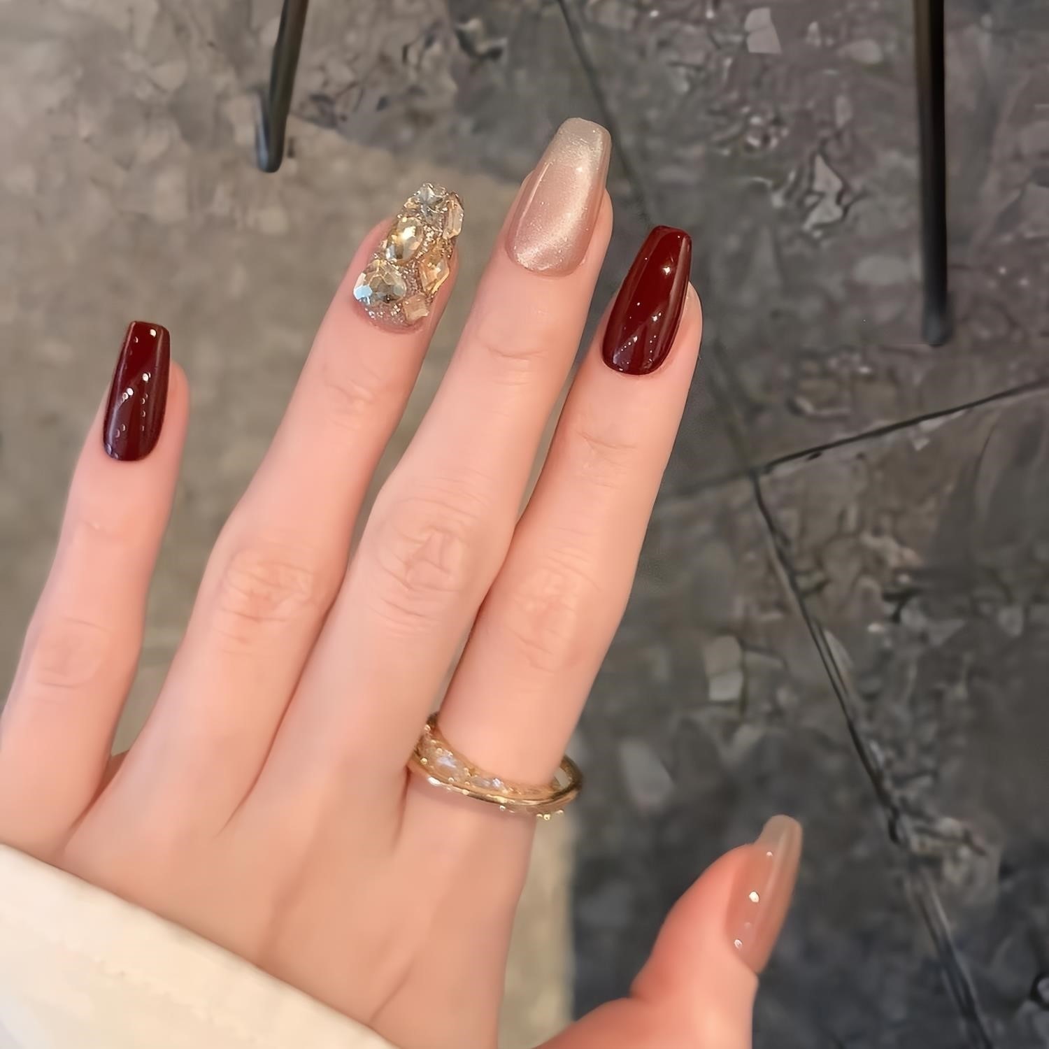 美甲穿戴甲高级复古酒红猫眼假指甲贴片气质显白纯手工定制甲片