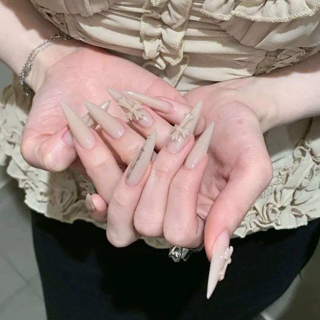 纯手工裸粉色绝美十字架穿戴甲长款高级感磨砂哑光美甲欧美辣妹